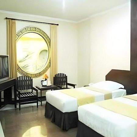 V3 Hotel Surabaya Eksteriør bilde