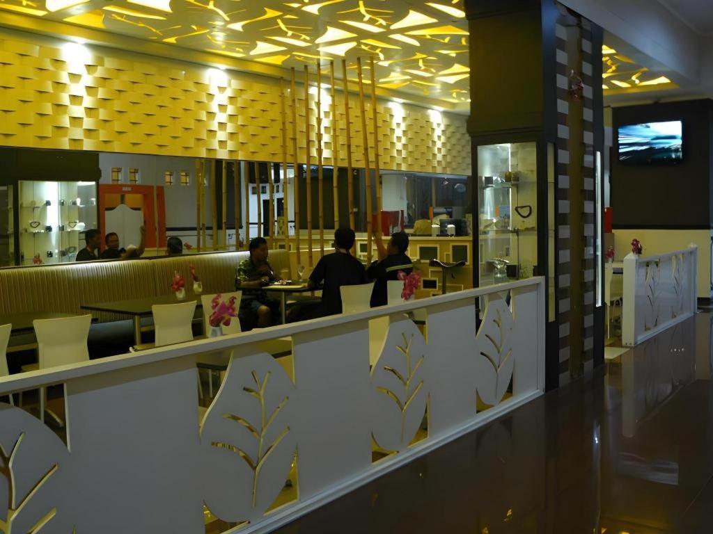 V3 Hotel Surabaya Eksteriør bilde